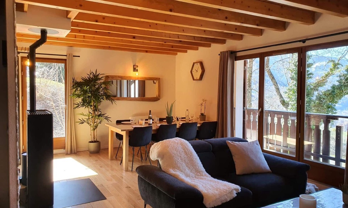 Vaujany Ski Chalet | VAUJANY/ALPES D'HUEZ-4 BEDROOMS - 2 BATHROOMS -8 PERS. -GARAGE-PARKING-INTERNET