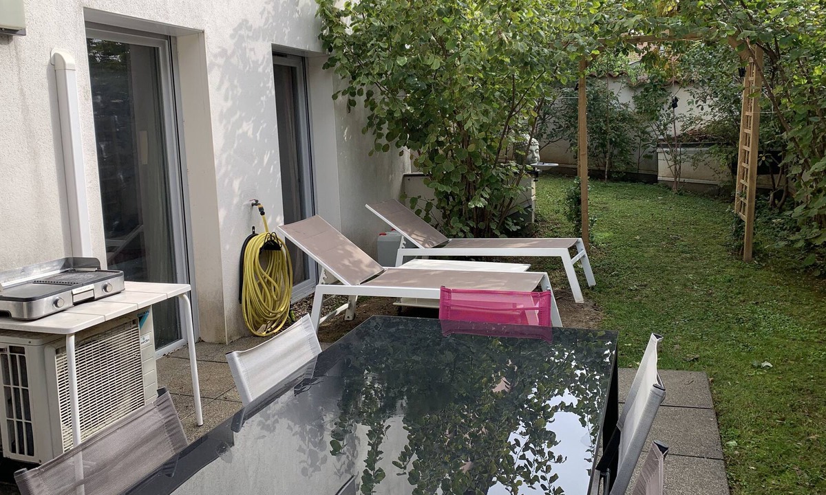 3rd Arrondissement Apartment | Very quiet apartment with south garden Lyon Monplaisir district