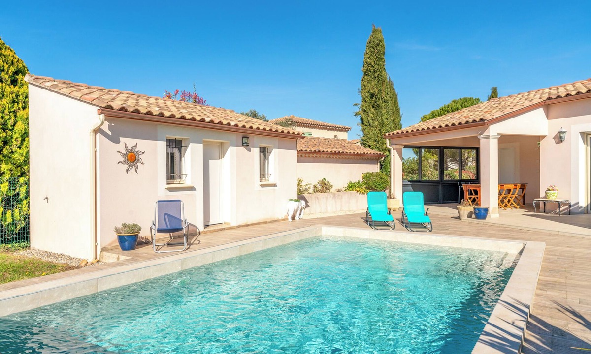 Pernes-les-Fontaines Villa | Villa Émeraude swimming pool Provence quiet parking air-conditioning-Adapted PMR