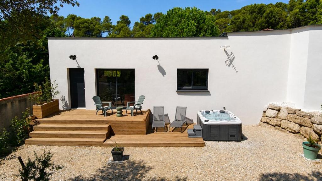 Saint-Nazaire Villa | Villa avec spa vue mont ventoux