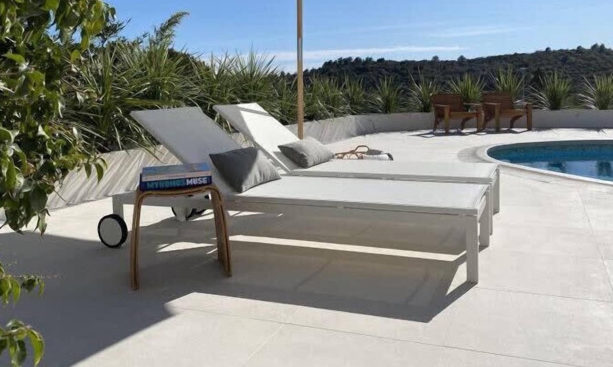 Biot Villa | Villa Biot Summary: E