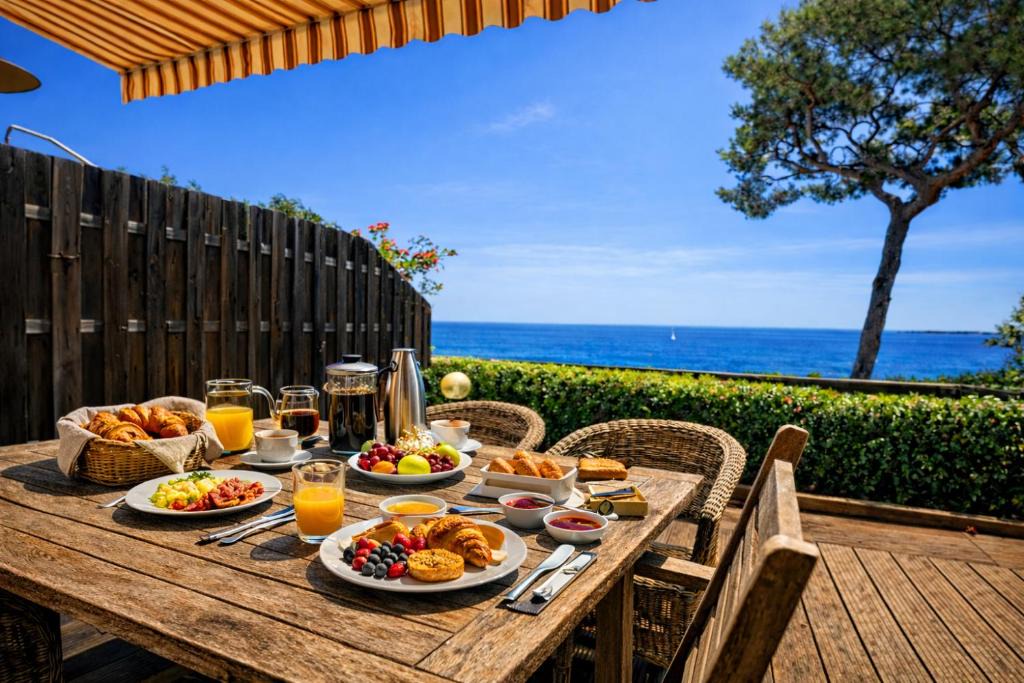 California - Pezou Villa | Villa Cannes I Deluxe Seafront - Sea View - Garden & Terrace -Prime Location-