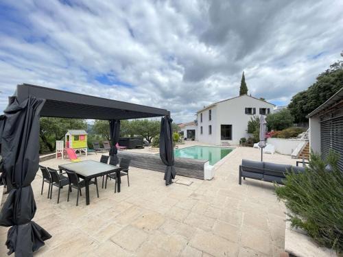 Ucel House | Villa d'Exception avec Piscine Privée, Jacuzzi et Climatisation - FR-1-382-214