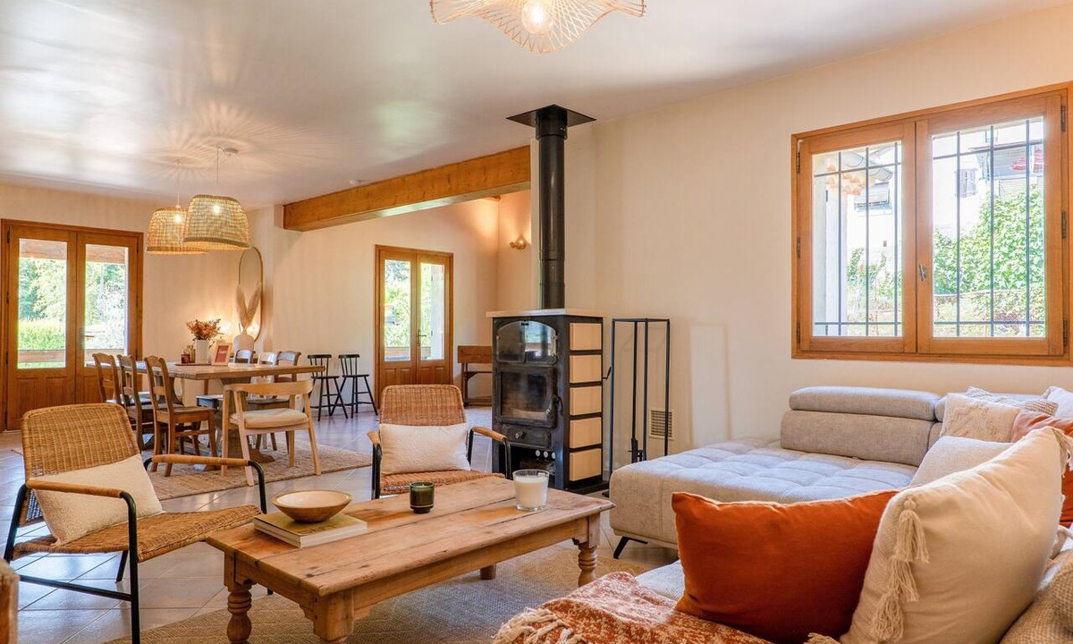 Labegude Villa | Villa "De L’Olivier" with Private Pool, Wi-Fi, and Air Conditioning