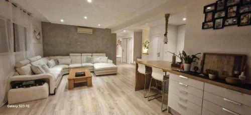 Lattes House | Villa familiale spacieuse avec piscine et climatisation à 10 minutes des plages