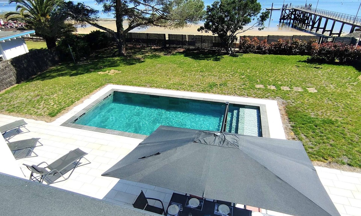 Cap-Ferret Villa | Villa for 12 with heated pool and stunning views, waterfront at Bassin d'Arcachon