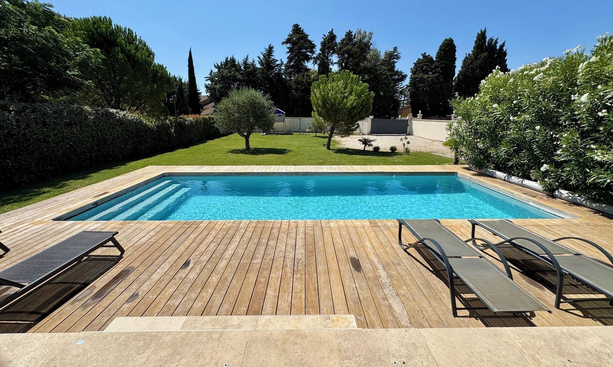 Sainte-Cecile-les-Vignes Villa | 🏡☀️ Villa in Provence sleeps 10 & pool