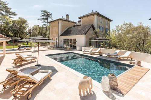 Ruoms Villa | Villa Hugon piscine chauffée surplombant l'Ardèche