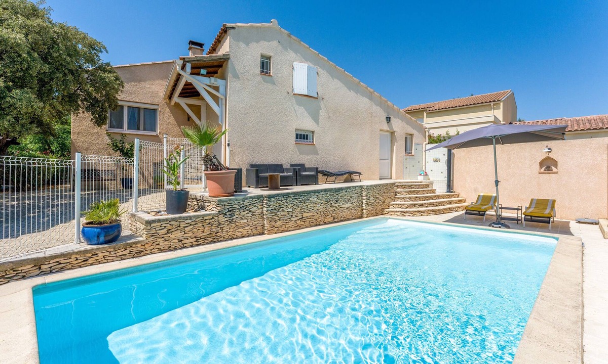 Les Angles Villa | Villa 'L'Angloise' with Private Pool, Wi-Fi and Air Conditioning