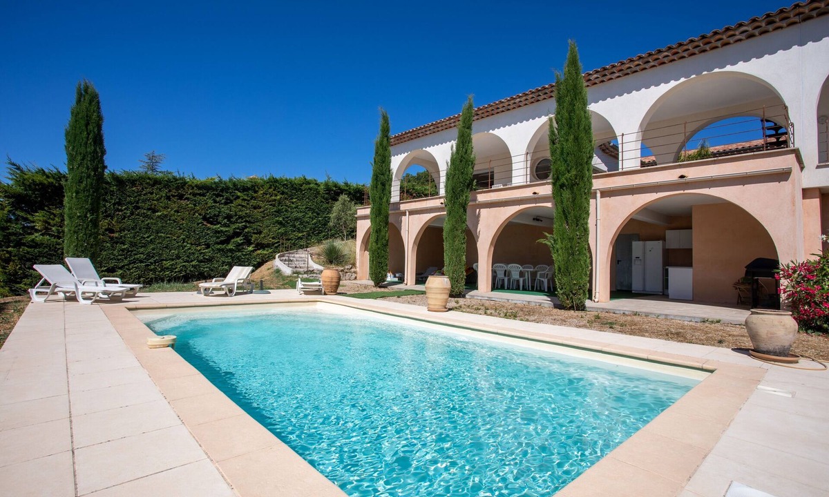 Cabris Villa | Villa 'La Cabri 5 Chambres Piscine' with Sea View, Wi-Fi and Air Conditioning