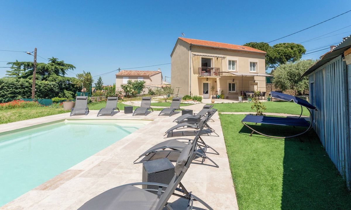 Robion Villa | Villa "La Maison Aux Oliviers" with Mountain View, Private Pool, and Wi-Fi