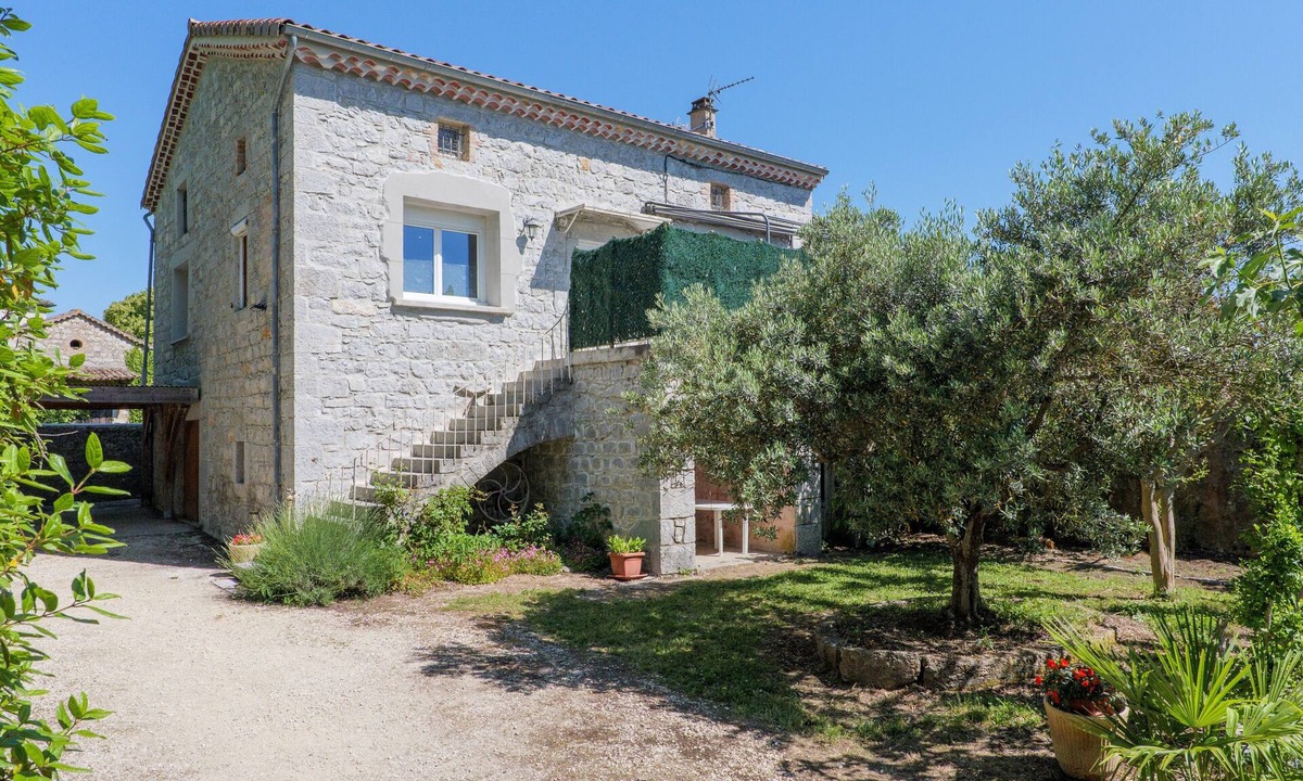 Saint Alban Auriolles Villa | Villa 'Le-joie' with Shared Pool, Wi-Fi, and Air Conditioning