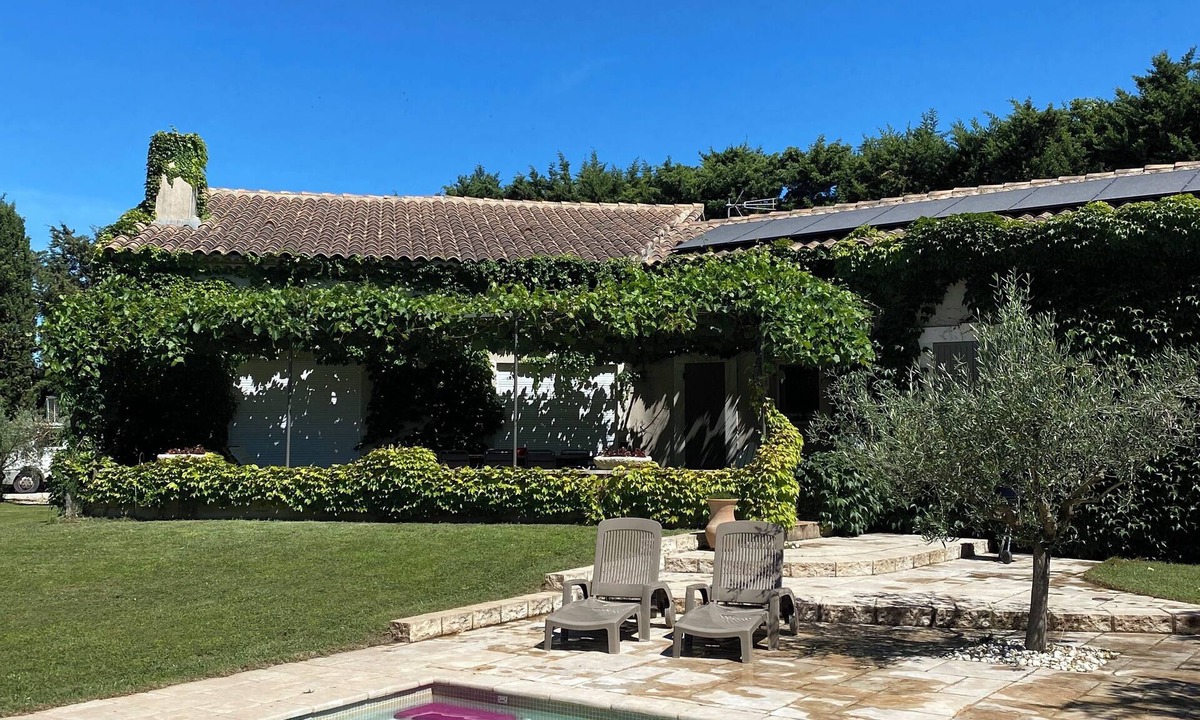 Maillane Villa | Villa le Mazet des Gramenières air-conditioned house, heated pool, large garden