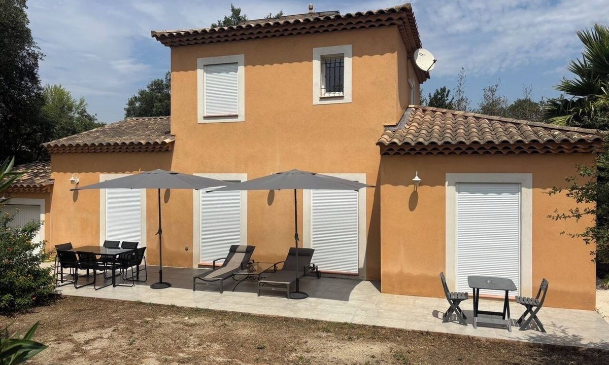 Six-Fours-les-Plages Villa | Villa le Soleil Du Brusc, just 7 minutes from Le Brusc Beach!