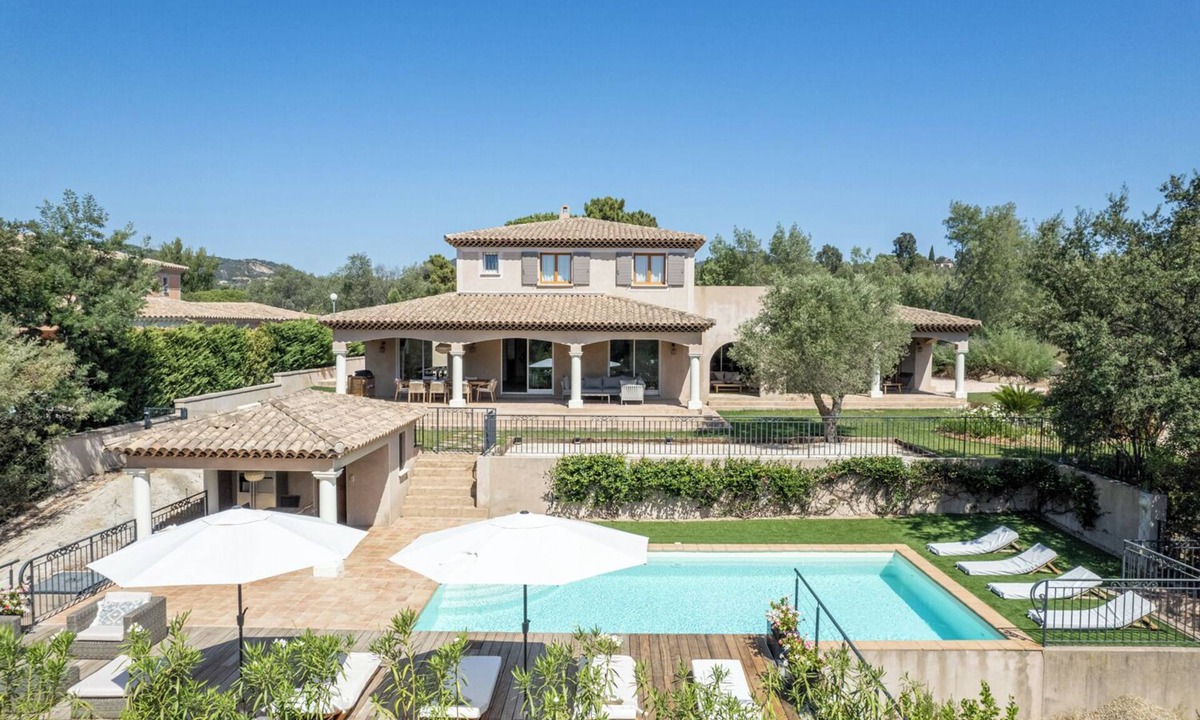 Les Restanques Villa | Villa Magri Splendid villa with swimming pool 800m from Grimaud beach.
