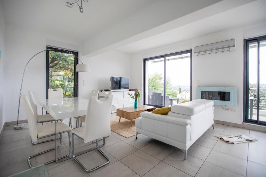 Mandelieu-La-Napoule Apartment | Villa Malibu by Connexion