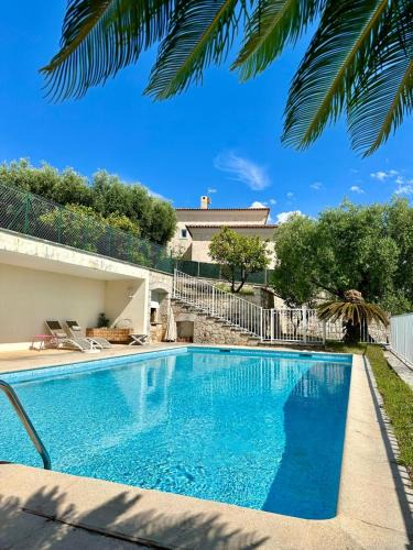 Saint Antoine Apartment | Villa Passiflore with garden and private swimming pool