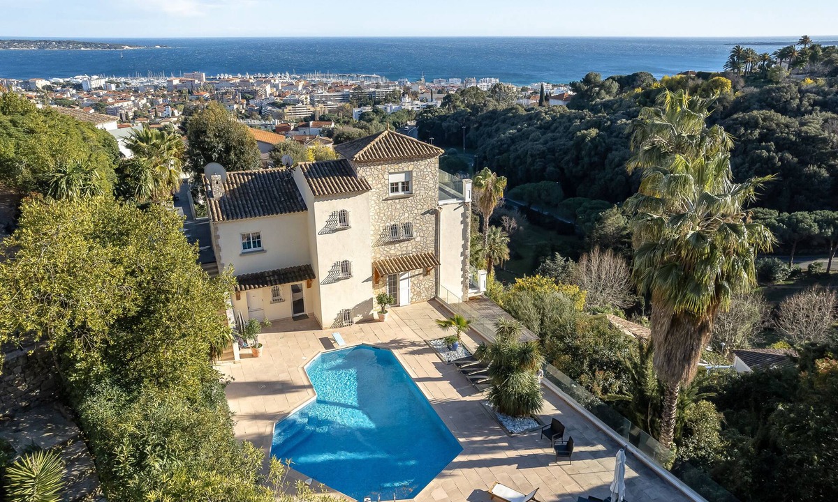 Golfe Juan Villa | Villa Roc d'Azur: sea view, heated swimming pool, jacuzzi, close to Cannes