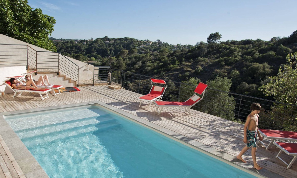 Biot Villa | Villa Sarnia 6 Bedrooms, Private Pool Luxury, Spacious & Amazing View!14 Guests