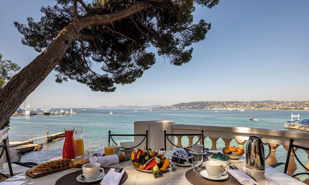 Cap-d'Antibes House | Villa Sud, luxury villa with sea views on Cap d’Antibes.