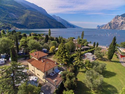 Torbole sul Garda Bed & Breakfast | Villa Torbole