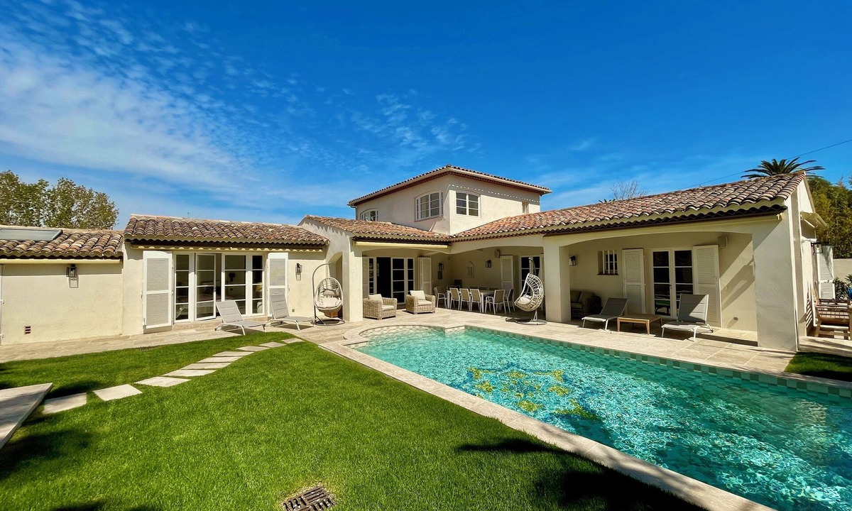 Saint-Tropez Villa | Villa two minutes from Place des Lices, with swimming pool and not overlooked!