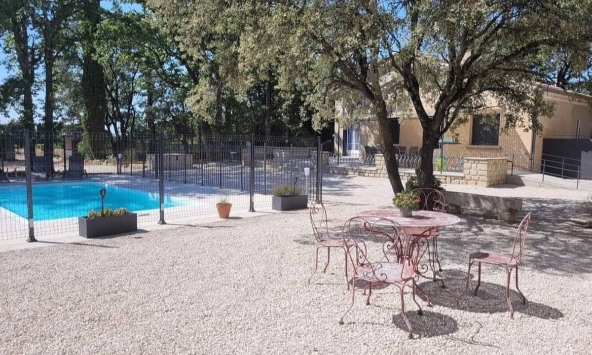 Mazan Villa | Villa with pool and air conditioning, in a quiet location – Mazan – Sleeps 8