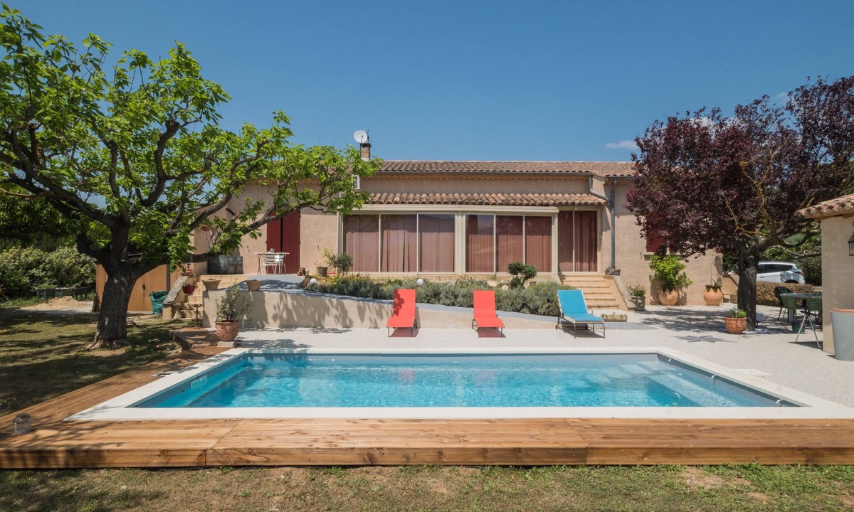 Maubec House | Villa with pool at the foot of the Luberon