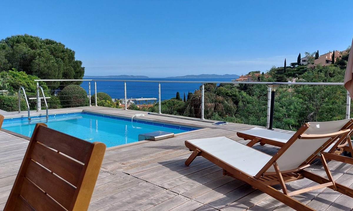 Le Lavandou Villa | Villa with superb sea view, swimming pool, 350 metres from the beach, air conditioning, garden