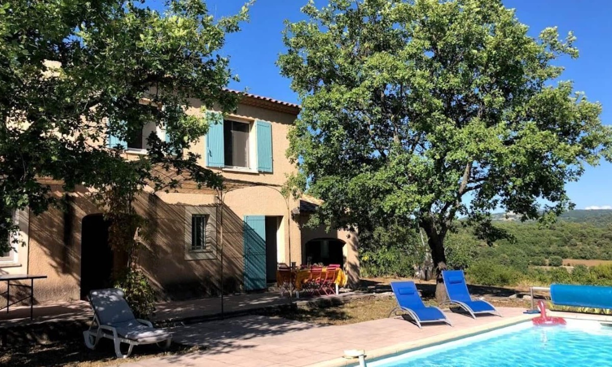 Apt Villa | Villa with swimming pool and breathtaking views of the luberon