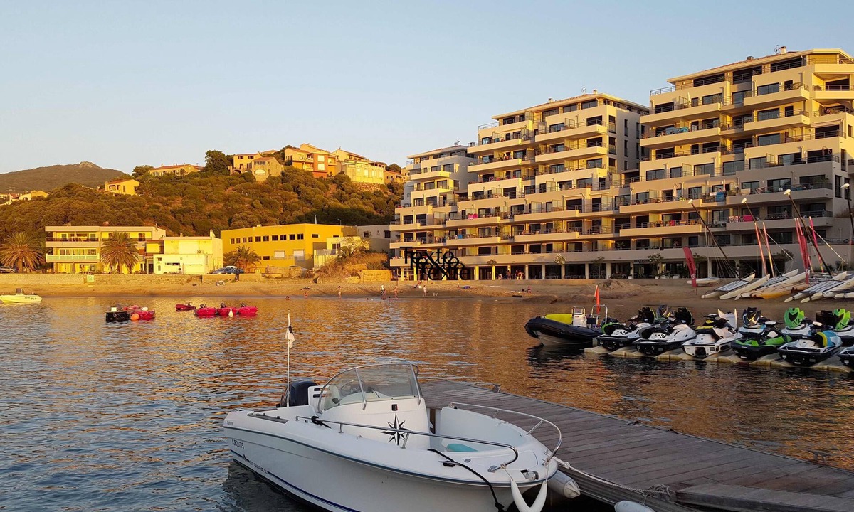 Propriano Apartment | Waterfront studio in recent building