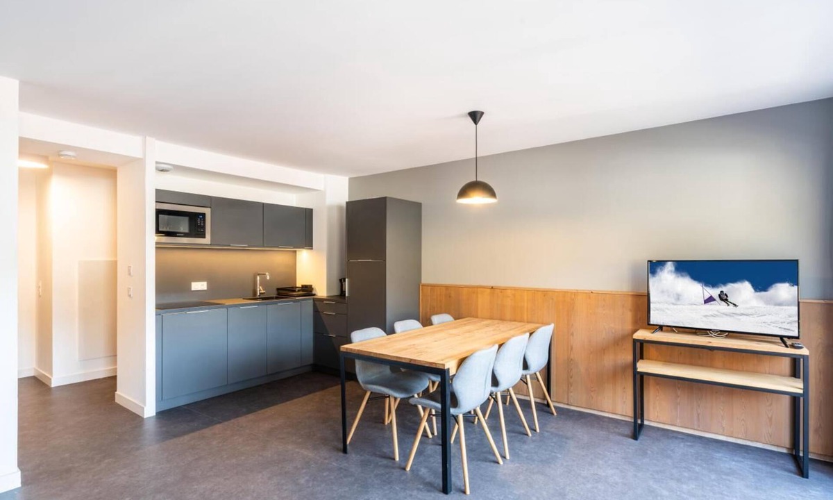Auris Apartment | Wifi, 200m from resort center, swimming pool, sauna, hammam, terrace, balcony, tv, ski locker