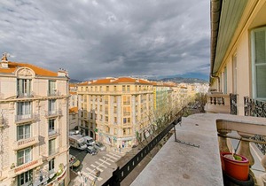 AGENCIA PRO - LARGE AND COMFORTABLE APARTMENT 80sqm - LIBERATION