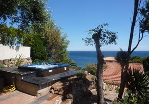 Air-conditioned Villa Santa Lucia house + 6-person jacuzzi - Seaside - 5 people in Saint-Raphaël