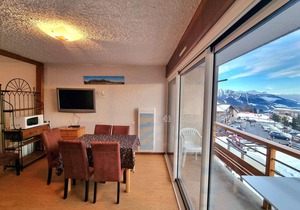 Apartment 6 pers, south balcony, WiFi, pets allowed, parking
