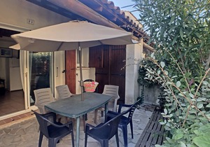APARTMENT FOR 6 PEOPLE IN RESIDENCE WITH SWIMMING POOL MAS DES MANADIERS