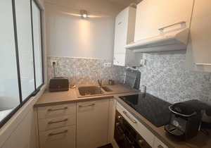 "Beachfront Studio with Balcony and Stunning Sea View" in Les Sables-d'Olonne