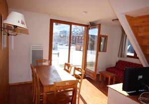 Chalet, 300m from shops, swimming pool, sauna, terrace, parking, tv, ski locker, 42m², Superdévoluy