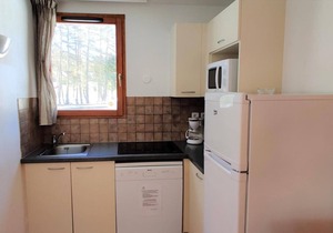 Chalet, 300m from shops, swimming pool, sauna, terrace, parking, tv, ski locker, 42m², Superdévoluy