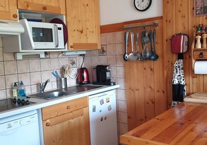 CHANTEMERLE: 2-level, 4 BR/2BA, equipped, wifi, 7 min to ski lifts