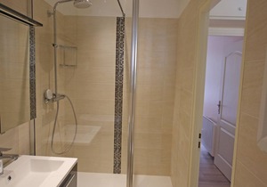 Completely renovated 2-room Libération apartment