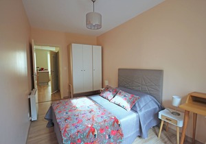 Completely renovated 2-room Libération apartment