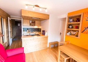 Cozy 2-Room Apartment, 4 Sleeps, 200m from Slopes, La Salle les Alpes