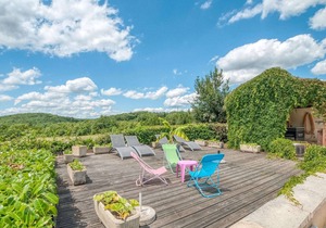Fantastic Holiday Home in Dégagnac with Jacuzzi in Dégagnac