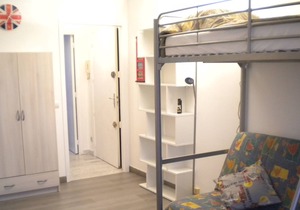 NICE - LARGE BRIGHT Studio, CROSSING with Independent Kitchen City Center
