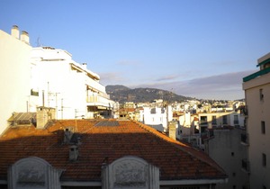 NICE - LARGE BRIGHT Studio, CROSSING with Independent Kitchen City Center