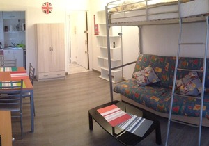 NICE - LARGE BRIGHT Studio, CROSSING with Independent Kitchen City Center