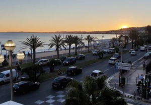 nice view Facing the sea . free parking
