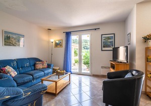 Spacious Villa in Roquebrun with Swimming Pool in Roquebrun