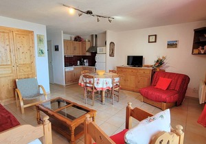Sunlit Ground Floor Apartment, Sleeps 5, South-Facing Terrace - Chaillol 1600